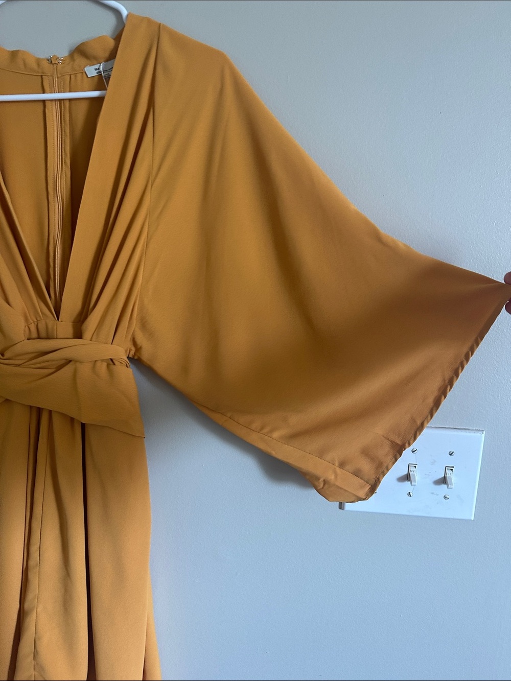 Tied-waist kimono dress - Picture 6 of 9
